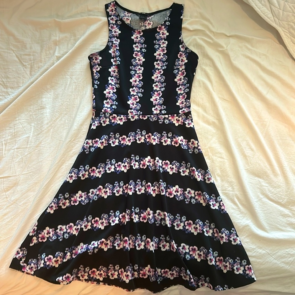 H&M women’s XS flower dress
